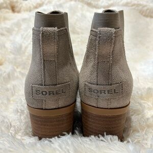 NWOB Sorel Cate Chelsea women’s waterproof booties size 10